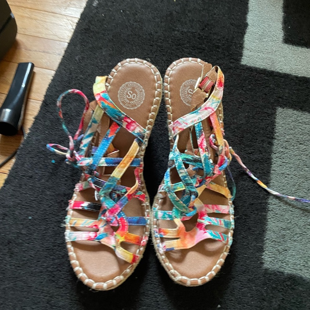 Perfect summer wedge!